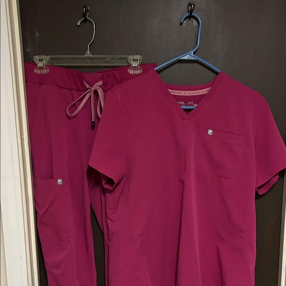 Fabletics Fuchsia Pink Scrub Set